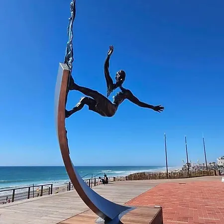 Bleu Marine Vue Sur L'océan Lacanau